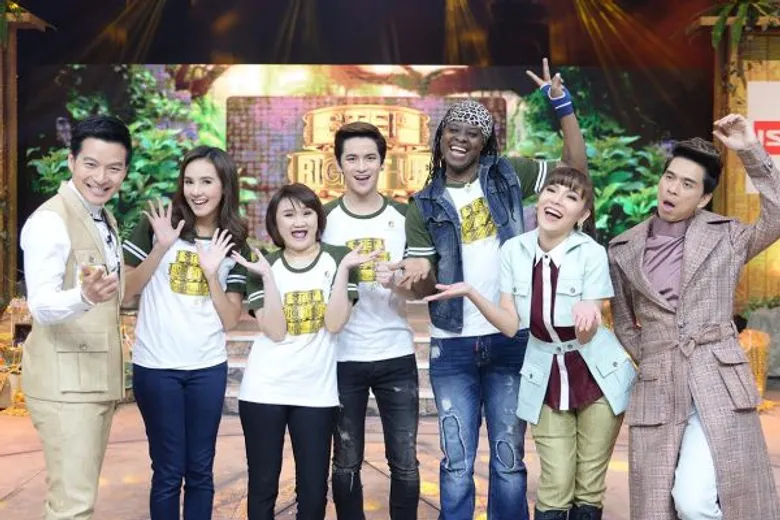 ทีวีไกด์: รายการ “STEP RIGHT UP ใครเก่ง...ใครได้ ล่าขุมทรัพย์" “เต๋า-เศรษฐพงศ์” กำลังใจดี “เอกกี้” อาสาสอนเล่นเกมแบบใกล้ชิด!!!