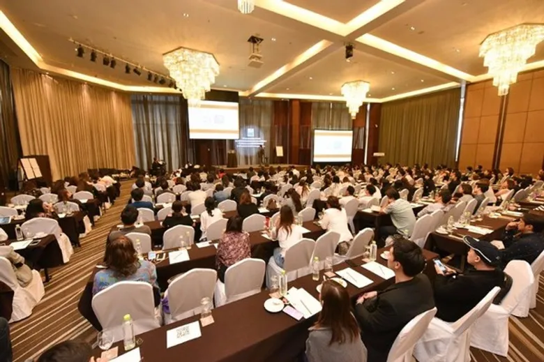 กระแสตอบรับล้นหลาม!! DMI Seminar Cosmetics Branding เขียนเฟสบุ๊คคอนเท้นส์เป็น..เห็นเงินล้าน
