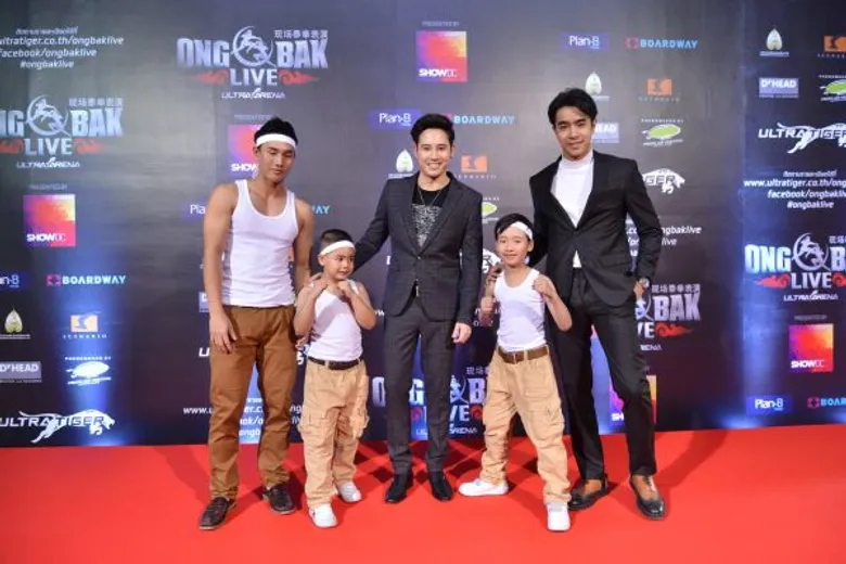 เหล่าเซเลปคนดังเยือน โชว์ ดีซี ร่วมงานเปิดตัว “องค์บาก ไลฟ์” พร้อมสร้างปรากฎการณ์ใหม่จากภาพยนตร์สู่เวทีแสดงสด หนึ่งเดียวในโลกที่ทุกคนต่างยกนิ้วให้