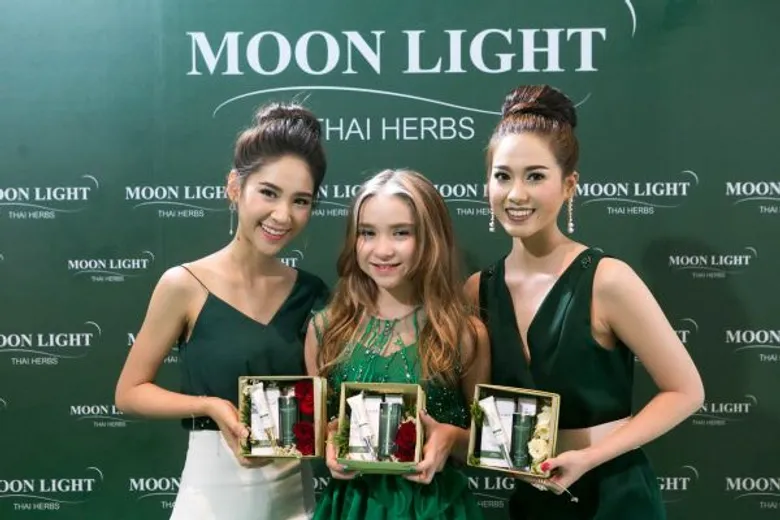 แบรนด์น้องใหม่ Moon Light (มูนไลฟ์) ลุยตลาดสกินแคร์ไทยในปี 2017 ชูจุดเด่นปรุงสูตรเด่นโปรดักส์ด้วยสมุนไพรไทย 100%