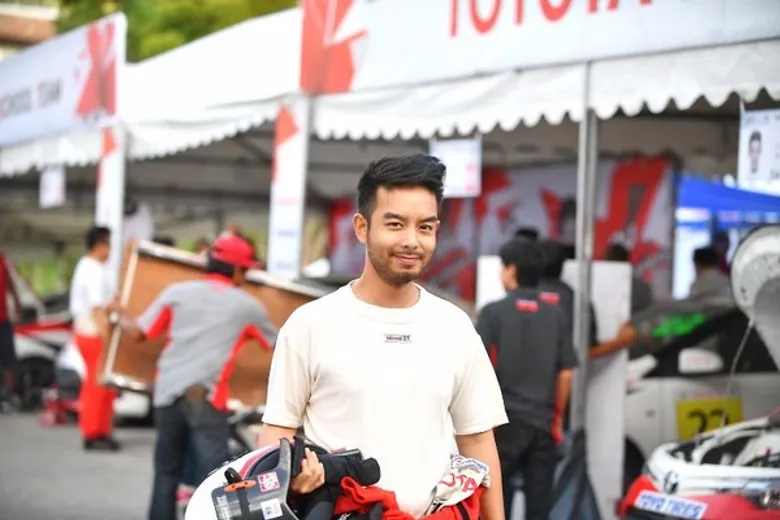 โตโยต้า มอเตอร์สปอร์ต จัดความมันเต็มสปีดส่งท้ายฤดูกาล นำนักแข่งและทีมดารา “ซานิ-เติ้ล-กวาง” ลงสนามระเบิดความเร็วริมหาดบางแสน ตัดสินแชมป์ออฟเดอะเยียร์ รับรางวัลใหญ่รถยนต์โตโยต้า 4 รุ่น 4 คัน