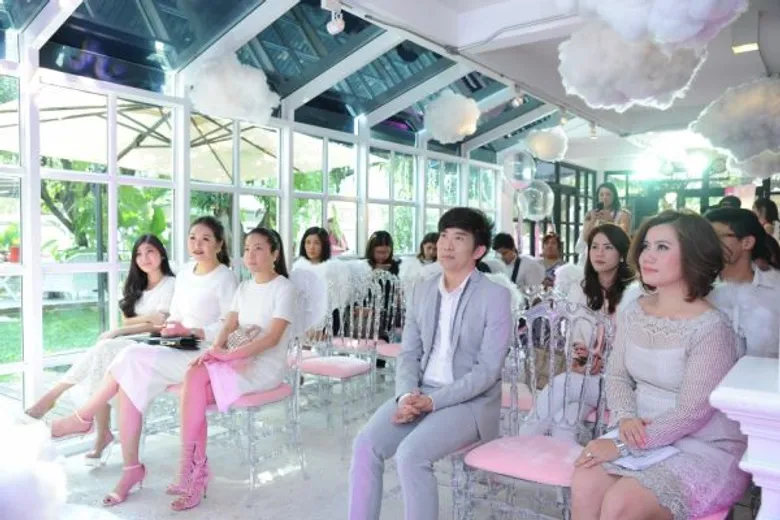เครื่องขจัดขนสำหรับผิวบอบบางของสาวๆ ตัวช่วยใหม่ของเหล่าเซเลบและเมคอัพอาร์ตทิสต์ชื่อดังของไทย