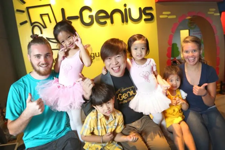 “ไอจีเนียส เอ็ดดูเคชั่น” ประกาศเดินหน้ารุกตลาดสถาบันสอนภาษาอังกฤษเต็มสูบ โดดเด่นด้วยการเรียนการสอนแบบบุฟเฟ่ต์ แบบไม่จำกัดชั่วโมง พร้อมตั้งเป้าปี 2560 กวาดรายได้ 120 ล้านบาท