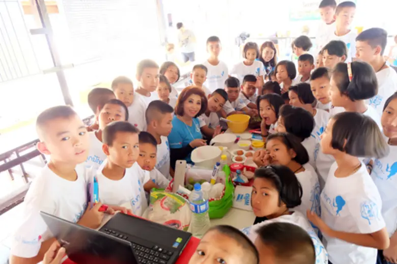 มูลนิธิอินเตอร์ลิ้งค์ให้ใจดำเนินโครงการพี่สอนน้องฯ ต่อเนื่อง เข้าสู่โรงเรียนที่ 63 จาก 84 รร. ถวายแด่พระบาทสมเด็จพระปรมินทรมหาภูมิพลอดุลยเดช