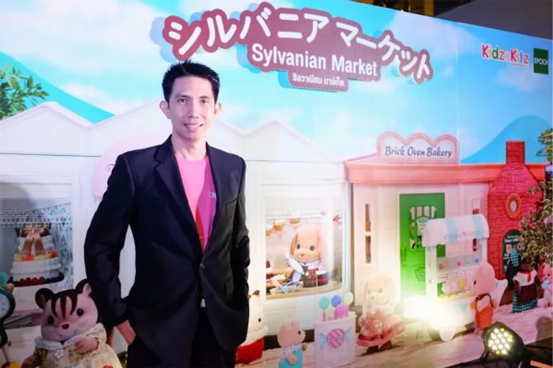 คิดซ์ แอนด์ คิทซ์ เปิดตัว “ซิลวาเนี่ยน มาร์เก็ต” แฟลกชิพ สโตร์ แห่งแรกในไทยที่ เกตเวย์ เอกมัย พร้อมเผยโฉมคอลเลคชั่นใหม่รับปี 2560 เจาะกำลังซื้อกลุ่มตลาดของเล่นระดับพรีเมี่ยมในไทย