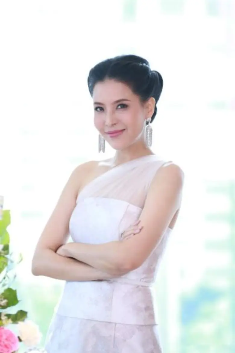 รายการ โต๊ะข่าวบันเทิง : เวลา 10.00 น. พบ...