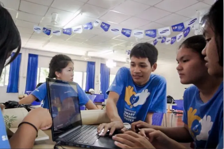 Samsung Smart Learning Center "ซัมซุง สร้...