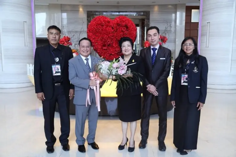 รศ.ดร.ชวนี ทองโรจน์ ผู้ช่วยรัฐมนตรีประจำก...