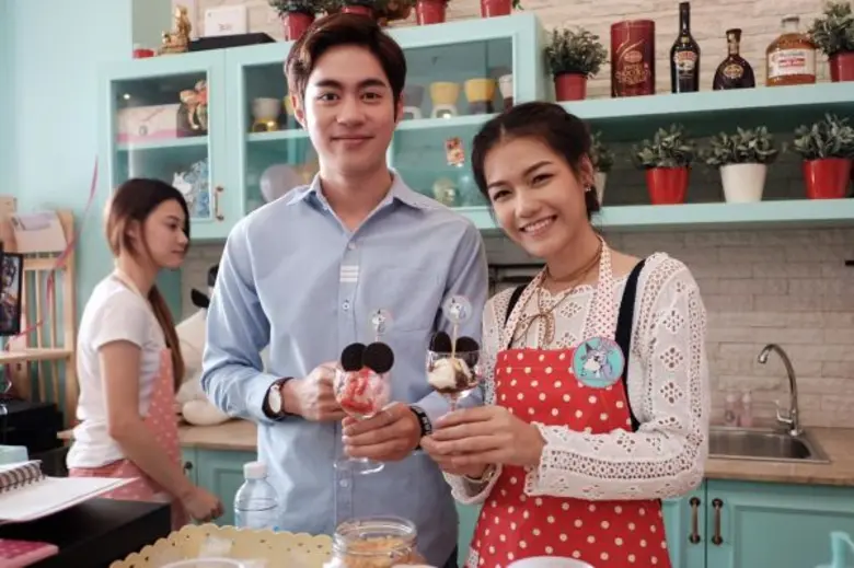 เป็นอีกหนึ่งในนักแสดงดาวรุ่ง ที่แฟนๆ คอละครซีรีส์ ข...