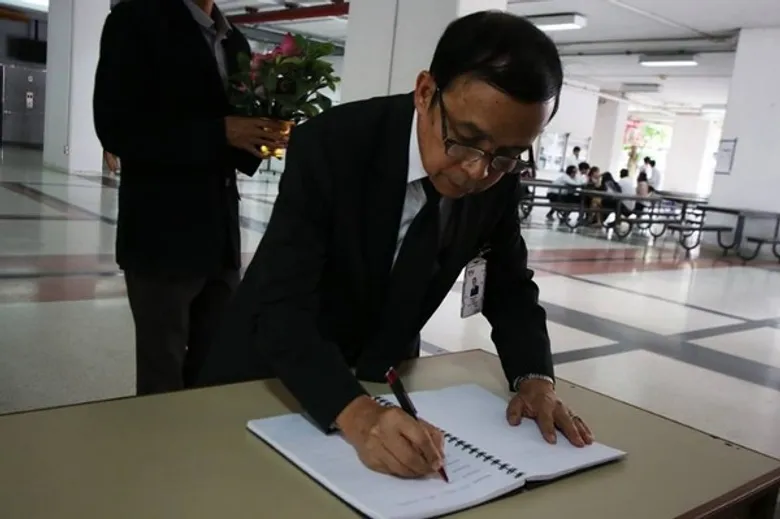 SPU : วิทยาลัยการแพทย์แผนไทย ม.ศรีปทุม แสดงความอาลัยแด่พระบาทสมเด็จพระปรมินทรมหาภูมิพลอดุลยเดช