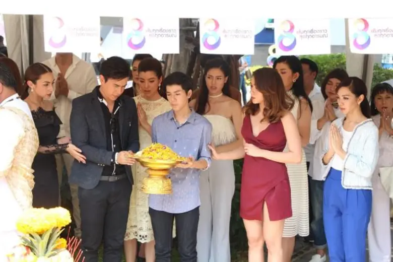 สมกับสโลแกนที่ว่า เข้มทุกเรื่องราว สุดทุก...