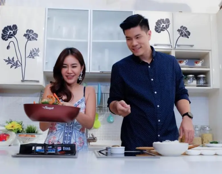 ทีวีไกด์: รายการ "มันตราเลดี้" พบเรื่องราวสุดหรรษา ของหนุ่มสุด Hot แห่งยุค “โอ๊ต ปราโมท ปาทาน”