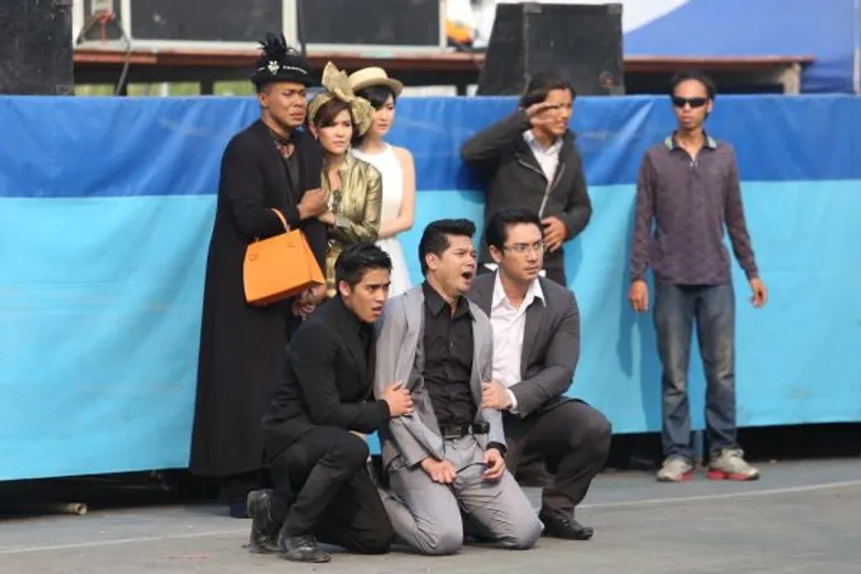 กอล์ฟ กัญจน์ ผู้จัดฯ ทุ่มงบหลักล้าน! เปิดฉาก "สงครามเพลง" ด้วยคาร์บอม!!