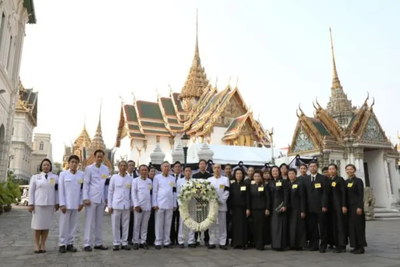 กลุ่มธนชาต ร่วมเป็นเจ้าภาพ และวางพวงมาลาถ...