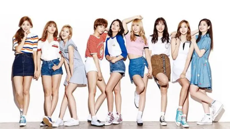 งานเกิร์ลกรุ๊ปก็มา! “กึ้ง-โฟร์วันวันฯ” คว้า 9 สาว “ทไวซ์” (TWICE) ประเดิมคอนเสิร์ตใหญ่ครั้งแรก เริ่มเปิดจองบัตรเสาร์นี้ที่ไทยทิคเก็ตฯ