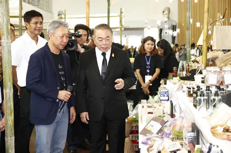“คนกล้า คืนถิ่น” Digital Farmer: Reconnect Life to the Nature ปี ๓ เพิ่มศักยภาพทางเทคโนโลยี หวังสร้างเกษตรกรกลับสู่บ้านเกิด พึ่งพาตนเองได้อย่างพอเพียงและยั่งยืน