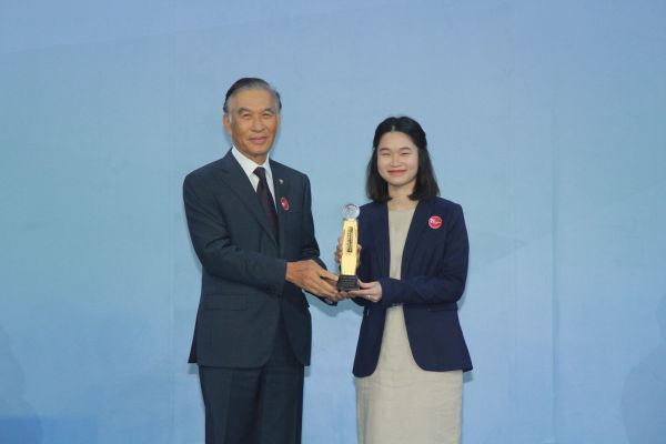 ซีพี ออลล์ ผนึกกำลัง 10 องค์กรระดับชาติ มอบรางวัล “เซเว่น อินโนเวชั่น อวอร์ดส์ 2017” เชิดชูสุดยอดนักพัฒนานวัตกรรม มุ่งยกระดับสินค้าเพื่อสังคมและเศรษฐกิจไทย