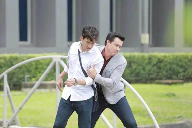 “ไนกี้” หึงจัด ต่อยหนุ่มมุ้งมิ้ง “สายป่าน” “วิลลี่” เข้าห้ามศึกจนหอบแฮก