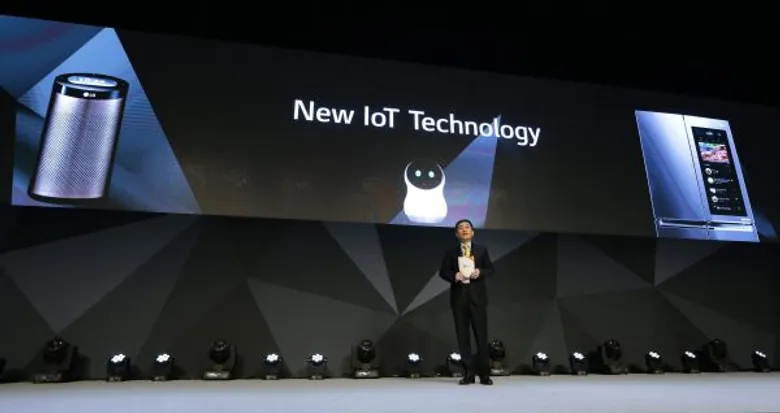 แอลจีต่อยอดเทคโนโลยี IoT ด้วย นวัตกรรม HUB ROBOT พร้อมเปิดตัว Smart Refrigerator สัมผัสการใช้งานสุดอัจฉริยะด้วย “นวัตกรรมเพื่อชีวิตที่ดีกว่า”