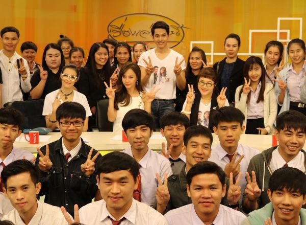 ผู้จัดหน่อง อรุโณชา ภาณุพันธุ์ พร้อมทีมนั...