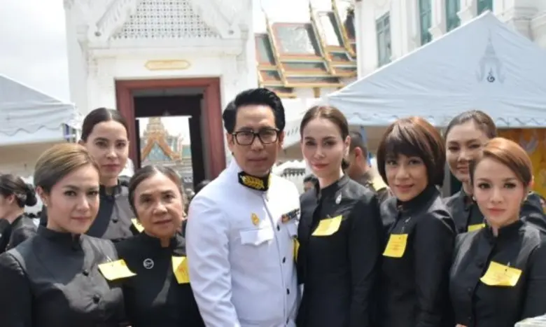 เวลา 10.00 น. บริษัท จีเอ็มเอ็ม แกรมมี่ จ...