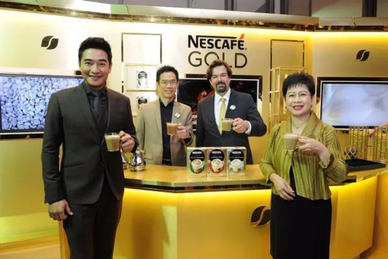 เนสกาแฟโกลด์สร้างปรากฏการณ์ใหม่ของกาแฟชั้นเลิศ รังสรรค์สุนทรียรสแห่งกาแฟเหนือระดับทุกสัมผัส โดยผู้เชี่ยวชาญด้านกาแฟระดับโลก แด่ผู้หลงใหลในความต่าง