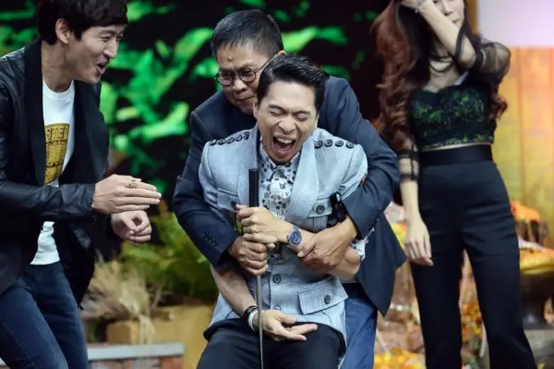 ทีวีไกด์: รายการ “STEP RIGHT UP ใครเก่ง...ใครได้ ล่าขุมทรัพย์" “ดาราตลกสุดเก๋า” ท้าดวลสกิล “ดาราวัยรุ่นสุดเก่ง”