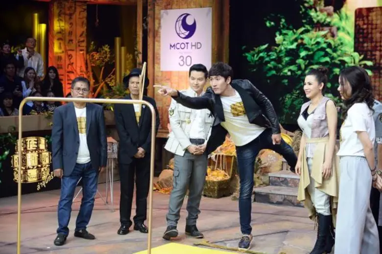 ทีวีไกด์: รายการ “STEP RIGHT UP ใครเก่ง...ใครได้ ล่าขุมทรัพย์" “ดาราตลกสุดเก๋า” ท้าดวลสกิล “ดาราวัยรุ่นสุดเก่ง”