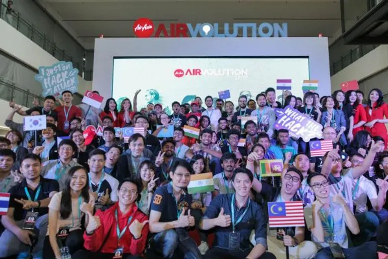 ทีมนักพัฒนาซอฟต์แวรจากสิงคโปร์ คว้ารางวัลชนะเลิศงาน AirAsia Airvolution 2017 ครั้งแรกของการแข่งขันพัฒนาโซลูชั่นด้านการท่องเที่ยวจากแอร์เอเชีย
