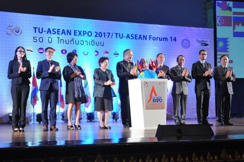 มธ. ผนึกกลุ่มประเทศอาเซียน รุกจัดมหกรรมฉลองครบรอบ 50 ปีอาเซียน พร้อมแนะจับตาปรากฏการณ์อาเซียน 4.0 คาดถึงสัดส่วนยอดส่งออกไทยในอาเซียนแตะ 30-40%