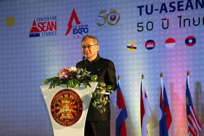 มธ. ผนึกกลุ่มประเทศอาเซียน รุกจัดมหกรรมฉลองครบรอบ 50 ปีอาเซียน พร้อมแนะจับตาปรากฏการณ์อาเซียน 4.0 คาดถึงสัดส่วนยอดส่งออกไทยในอาเซียนแตะ 30-40%