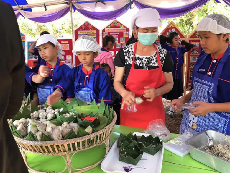 ลาวศึกษาดูงานโครงการยิ่งเท่ ยิ่งน่ารักเพราะกินโปรตีน ผักและผลไม้ ภายใต้การดูแลของมูลนิธิ EDF