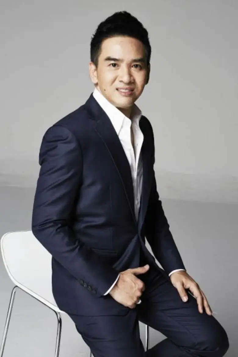 นายเดชฤทธิ์ ณ ตะกั่วทุ่ง รองกรรมการผู้จัด...