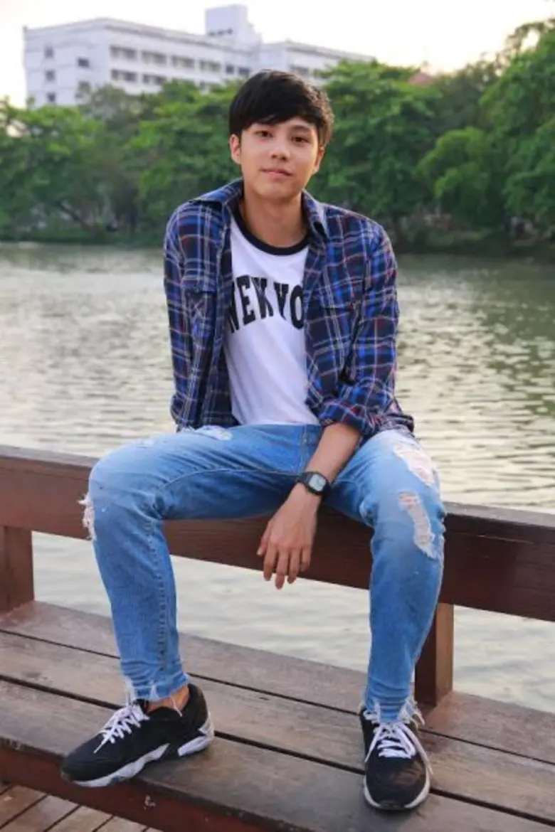 พระเอ๊ก พระเอก!! 'แบงค์’ สุภาพบุรุษ ปกป้องดูแล 'เพลง’ ใน 'love song love series ตอน ไกลแค่ไหนคือใกล้’