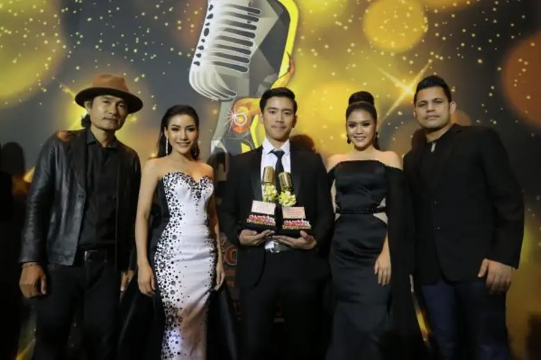 “เบิ้ล ปทุมราช อาร์สยาม” ฮอต! คว้า 2 รางวัล “ศิลปินหน้าใหม่” “เพลงยอดนิยม” มหานครอวอร์ดส ครั้งที่ 13
