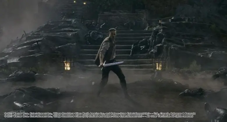 Movie Guide: เปิดตำนาน คิง อาร์เธอร์ ในตัวอย่างล่าสุด King Arthur: Legend of the Sword พร้อมฉาย 10 พฤษภาคมนี้ ในโรงภาพยนตร์