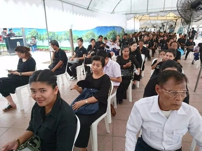 กระทรวงแรงงานอำนวยความสะดวกให้กับประชาชนที่เดินทางมาถวายสักการะพระบรมศพฯ