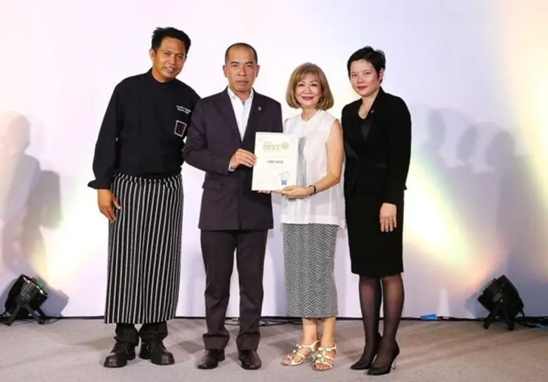 นภาลัย อารีสรณ์ (ที่ 2 จากขวา) บรรณาธิการ...