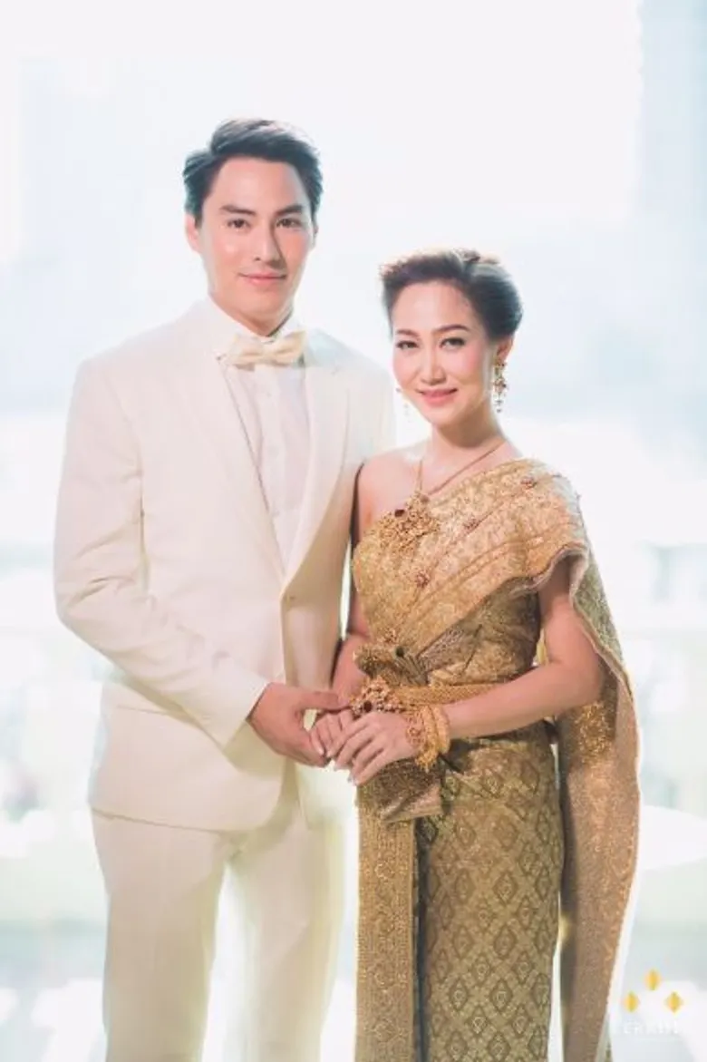 “นาวิน ต้าร์-น้ำหวาน”ฉลองสมรส เพื่อนดาราร่วมแสดงความยินดี