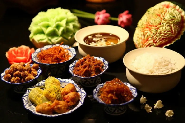 ห้องอาหารนานาชาติ ซิตี้ บิสโทร ชั้น 1 โรง...