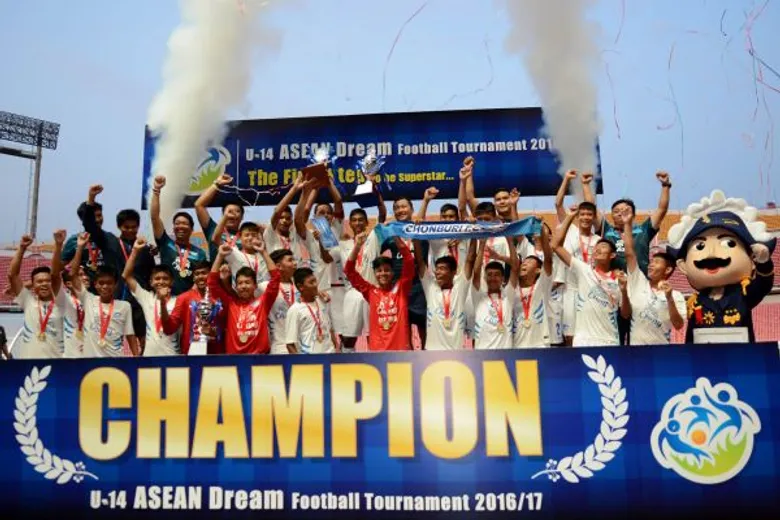 3 สุดยอดเยาวชนอาเซียน...คว้าชัยไปเจลีก ในศึกฟุตบอลระดับนานาชาติ “U-14 ASEAN Dream Football Tournament 2016/17”