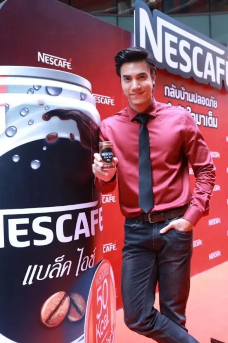 เรียกเสียงกรี๊ดกันสนั่นย่านสีลม เมื่อพระเ...