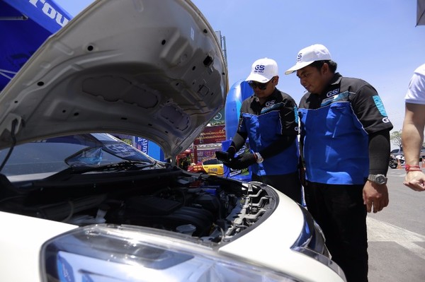 GS แบตเตอรี่ผนึกตำรวจทางหลวงรณรงค์เดินทางปลอดภัย