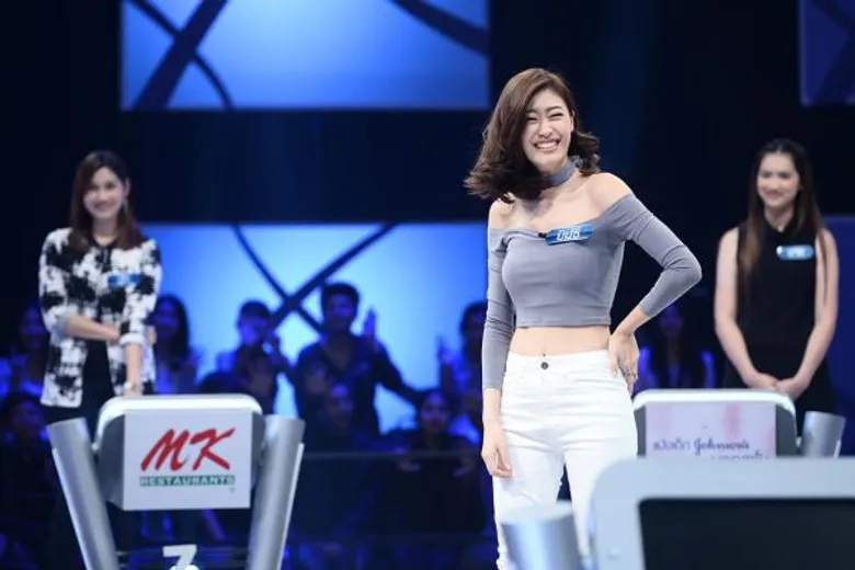 ทีวีไกด์: รายการ “ตกสิบหยิบล้าน STILL STANDING THAILAND” “ยิปซี – คีรติ” สวยสตรอง ไม่แคร์เวิลด์!!! เฉือดคำถามนิ่มๆ ดีดคู่แข่งลงหลุมใน “ตกสิบหยิบล้านฯ”