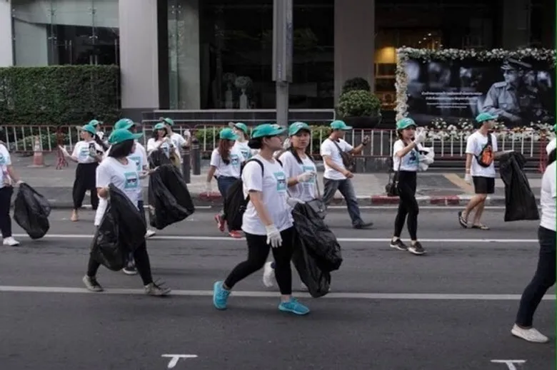 SPU : พลังเล็กๆกับหัวใจที่ยิ่งใหญ่..! ดิจิทัลมีเดีย SPU จับมือ กลุ่มKitty Live Thailand คิดดี ทำดี เพื่อสังคมดี จิตอาสา เก็บขยะถนนสีลม ช่วงสงกรานต์