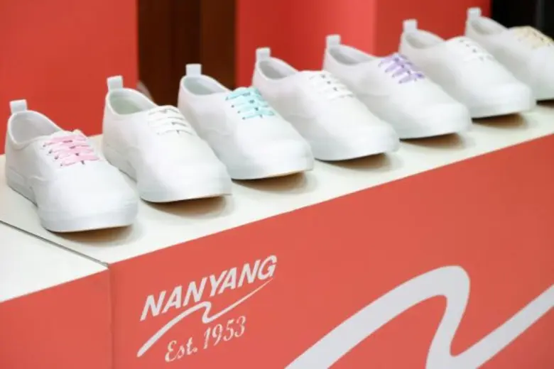 นันยางเดินหน้ารุกตลาดรองเท้านักเรียน ทุ่มงบ 70 ล้านบาท บูมตลาดช่วงเปิดเทอม-จัดแคมเปญ-ขยายตลาดออนไลน์ พร้อมเสริมแกร่งด้านการผลิตพัฒนาระบบภายใน-เพิ่มประสิทธิการผลิต