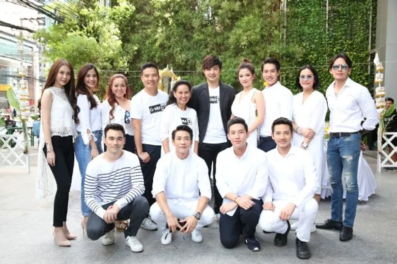'GMM 25’ บวงสรวงละคร 2 เรื่องจากโปรเจกต์ “The Writers” (เดอะไรเตอร์) “ละครคน” และ “หลงไฟ” นักแสดงกว่า 30 ชีวิตร่วมงาน