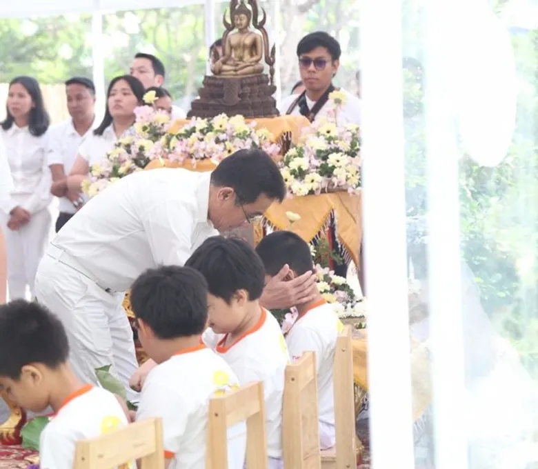 ผู้บริหาร เจ เอส แอลฯ ร่วมอนุโมทนาบุญ โครงการสามเณรปลูกปัญญาธรรม ปี 6 !