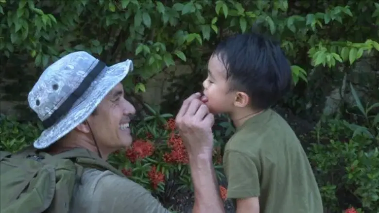 ข่าวซุบซิบ: น่ารักสุดพลัง “พ่อเบิร์ด-น้องวิน” ชิมของแปลก มันคืออัลไล???