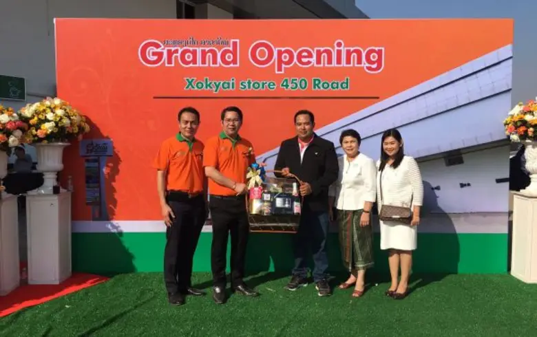 ปิยะดา ศรีสังข์ (ที่ 2 จากขวา) ผู้ช่วยกรรมการผู้จัด...